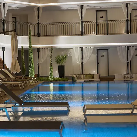 Ξενοδοχείο Mola Cunda 3*