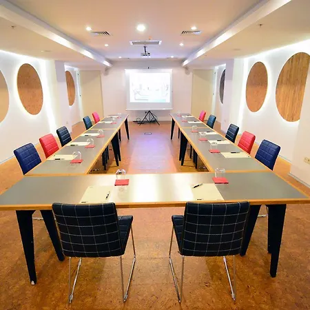 Ξενοδοχείο Mola Cunda 3*