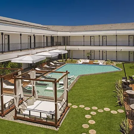 Ξενοδοχείο Mola Cunda 3*