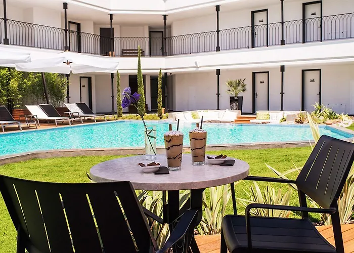 Отель Mola Cunda 3*