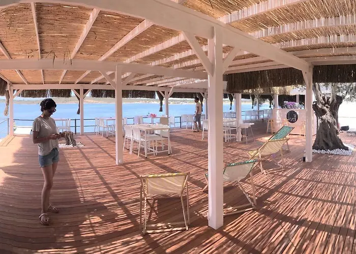 Mola Cunda Отель Айвалык