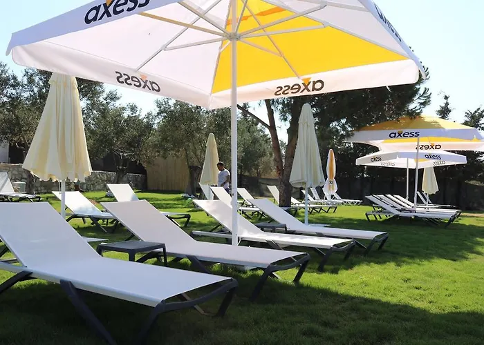 Mola Cunda Отель 3*