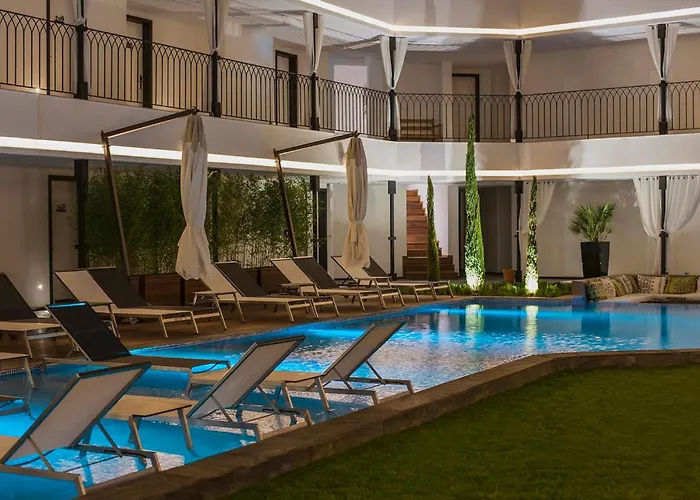 Отель Mola Cunda