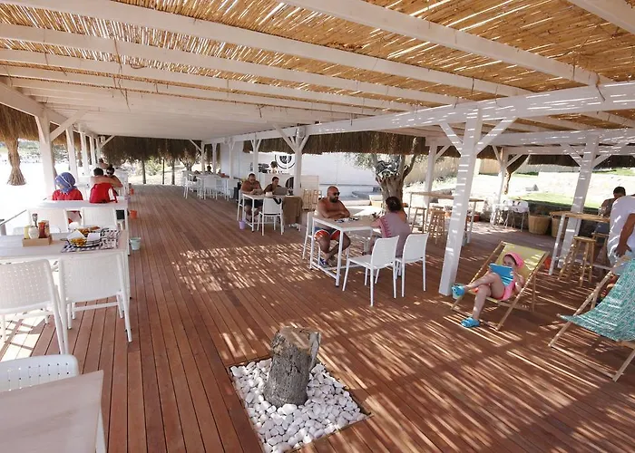 Mola Cunda Отель Айвалык