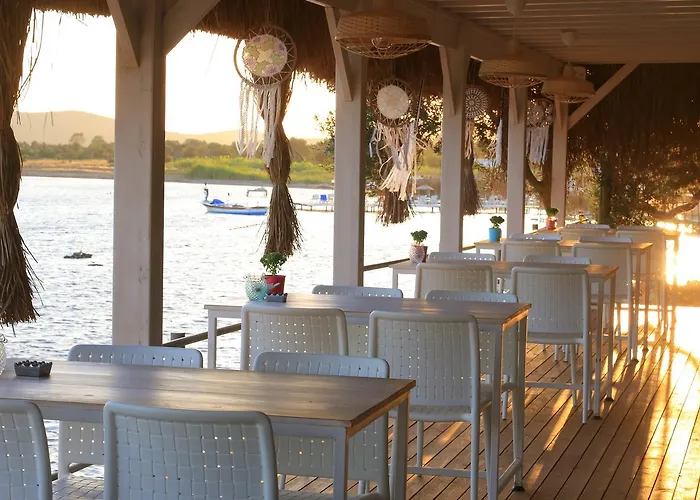 Mola Cunda Отель Айвалык